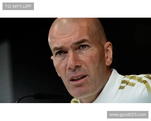 马卡报道:齐达内出席动漫游戏主题活动遭粉丝围堵引发现场混乱 马卡报道:齐达内出席动漫游戏主题活动遭粉丝围堵引发现场混乱