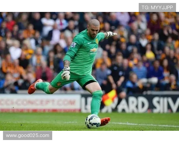 巴萨高位防线形同虚设多次被打穿幸亏门将神勇力保不失 巴萨高位防线形同虚设多次被打穿幸亏门将神勇力保不失