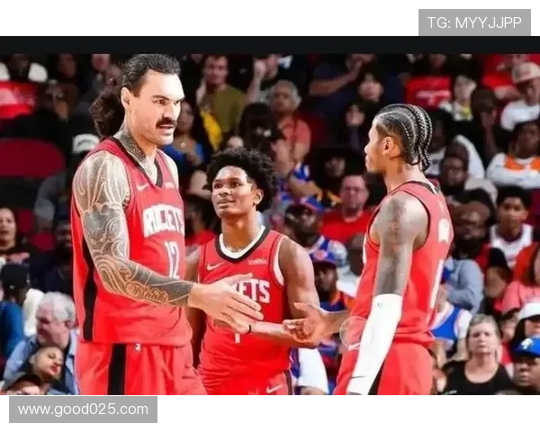 亚当斯全面爆发砍下两双怒抢六前板成球队取胜关键人物